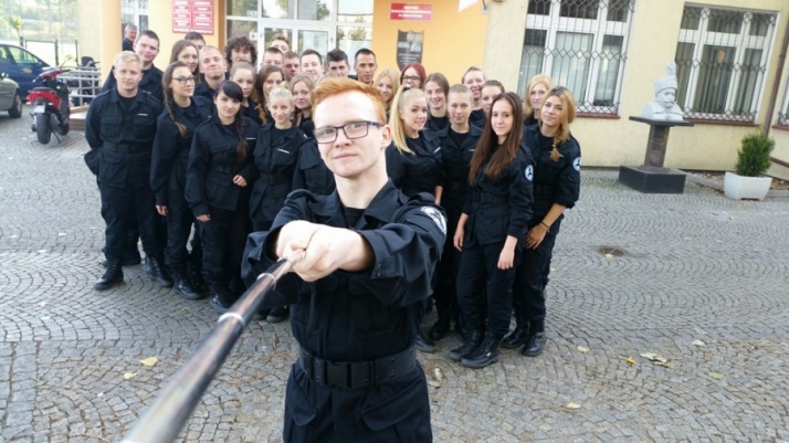 Ananasy z naszej klasy, czyli pierwszoklasiści z CKU i ZSTiH
