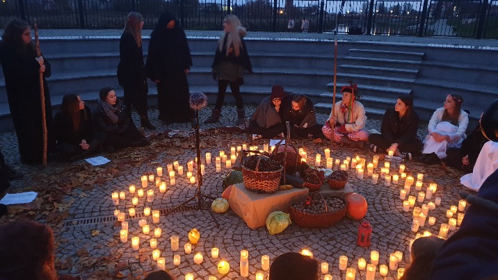 Wyjątkowe „Dziady” Adama Mickiewicza na konińskim bulwarze