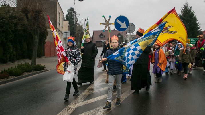 Kazimierz Biskupi. Jasełka, Orszak Trzech Króli i kolędowanie