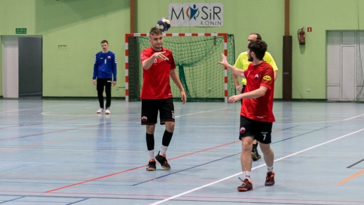 III liga. Postawili się liderowi, zadecydowały kary w końcówce