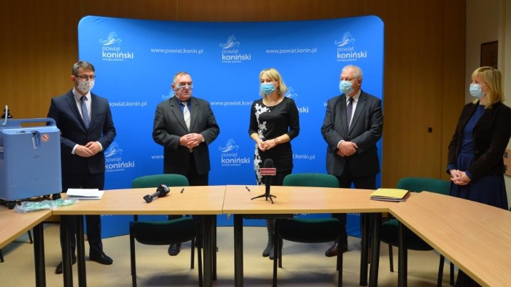 Starosta przekazał licheńskiemu hospicjum koncentrator tlenu