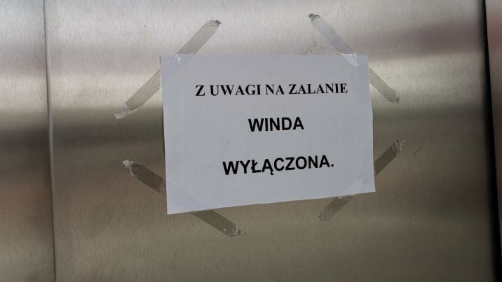 Windy przy tunelu zepsute od miesiąca. Czekają na podzespoły