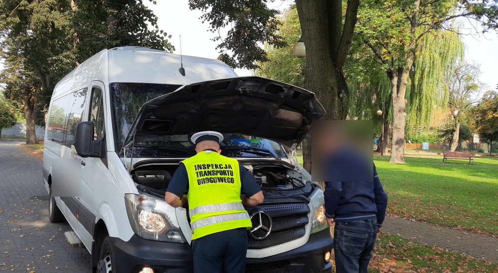 Kleczew. Bus do przewozu osób był bez badań technicznych.