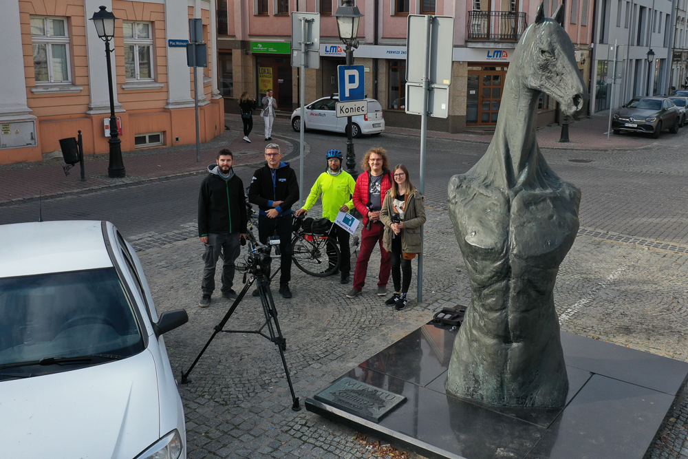 Wielki Wyścig Ulicami Konina. Co wygra – rower, hulajnoga, auto, czy autobus?