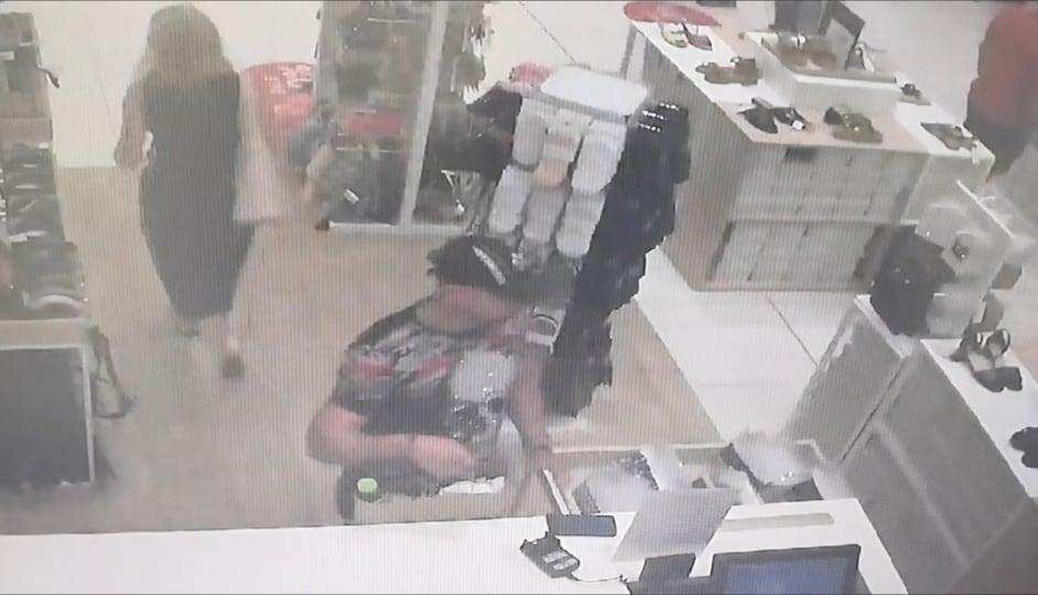Przywłaszczył telefon. Policja publikuje wizerunek mężczyzny