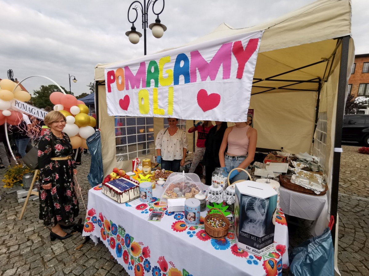 Jarmark Ochweśnicki w Ślesinie. Regionalne potrawy i wsparcie dla 14-letniej Oli