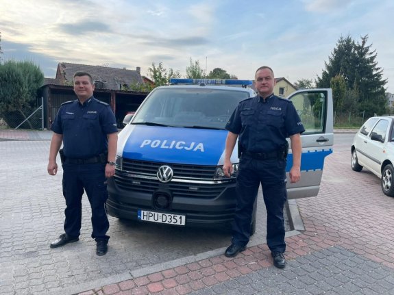 Policjanci siłą ściągnęli z torów 37-letniego mieszkańca powiatu konińskiego