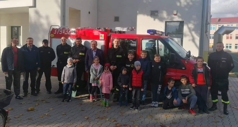 Posadzili 100 drzew na 100-lecie Związku Ochotniczych Straży Pożarnych