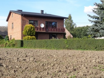 Okolice Ślesina - Dom z gruntem rolnym 7,92 ha