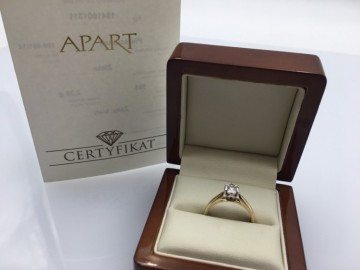 Złoty pierścionek 585 APART z Brylantem/ Certyfikat