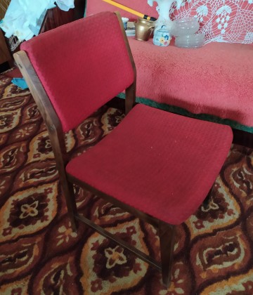 krzesła w stylu PRL