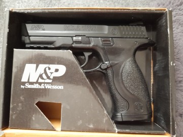Pistolet Smith&Wesson (bez zezwolenia)