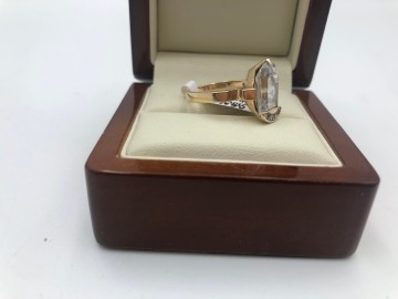 Złoty pierścionek próba 585/14K waga: 4,70g rozmiar 15