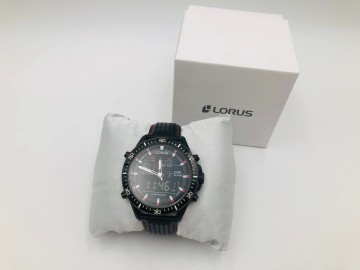 Zegarek kwarcowy z datownikiem  Lorus Z021-X011 W komplecie