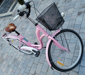 Damka rozowa roczny rower