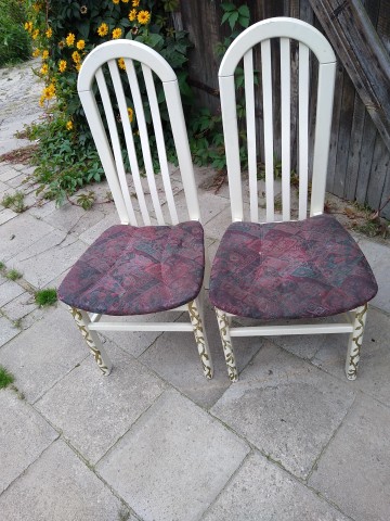 2 krzesła i 1 fotel