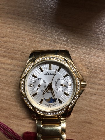 Sprzedam praktycznie nowy zegarek damski złoty adriatica