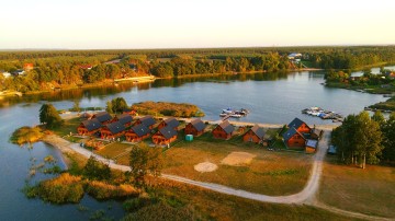 Jezioro Ślesińskie – Domki z bali, pierwsza linia brzegowa