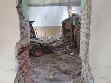 Wyburzenia  budynków kucie betonu młotami hydraulicznymi