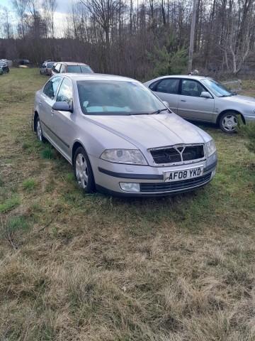 Skoda octavia  2 na czesci ..oraz cale auta