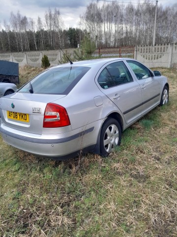 Skoda octavia  2 na czesci ..oraz cale auta