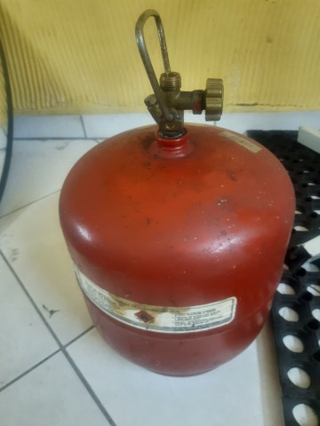 butla gazowa turystyczna 3kg sprzedam