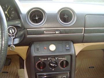 Mercedes W123 (2400 Diesel) - ZADBANY