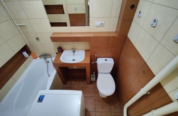 Na sprzedaż 3 pokoje z balkonem, pow. 46,58m2, 4 piętro