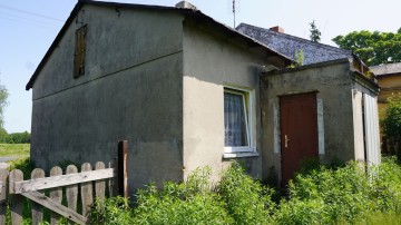 Mały dom w Babiaku do remontu na sprzedaż