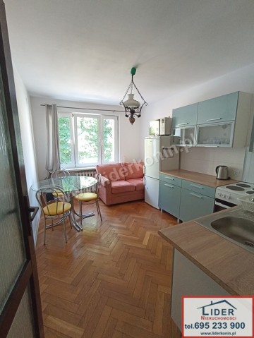 Sprzedam mieszkanie –1 piętro - balkon – Konin, Aleje 1 Maja