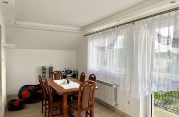 Dom o pow. 120m2, usytuowany pomiędzy dwoma jeziorami