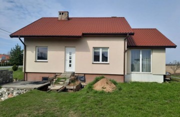 Parterowy, podpiwniczony dom wolnostojący-gm. Ślesin