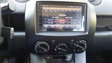 Fabryczne radio CD Mazda2