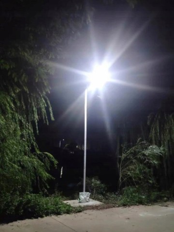 LAMPA SOLARNA LED Z CZUJNIKIEM RUCHU I ZMIERZCHU + PILOT Zie