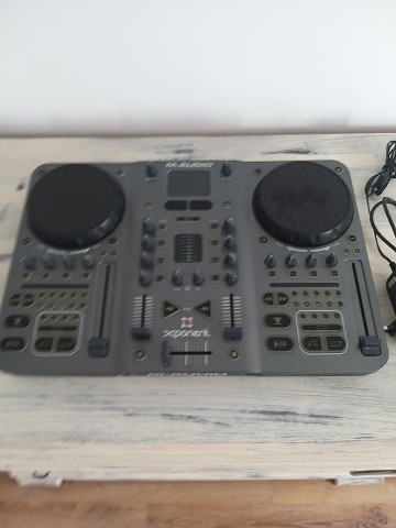 DJ CONTROLEJ M-AUDIO