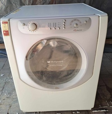 Sprzedam pralkę firmy Hotpoint Ariston w 100% sprawna
