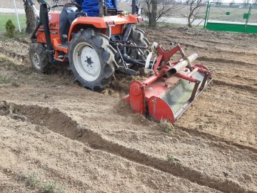 Usługi traktorkiem