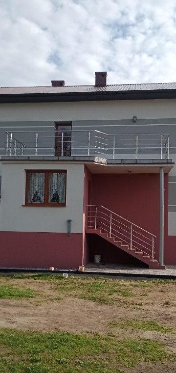 Balustrady ze stali czarnej i nierdzewnej