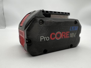 Akumulator Bosch Pro Core 18V 8.0 Ah Stan: używany, dobry.