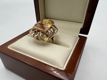 Złoty pierścionek z cytrynem  Próba 585  Waga 6.25 gram  Roz