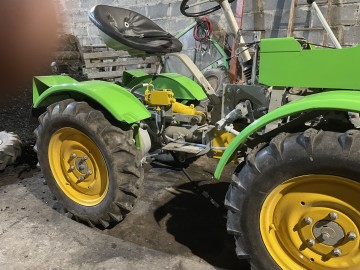 Traktorek 4x4