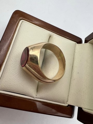 Złoty pierścionek z rubinem  Próba 585  Waga 15.8 gram  Rozm