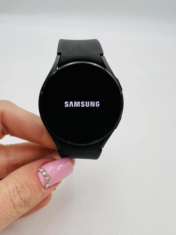 Samsung Galaxy Watch 4  (6M9F) W komplecie ładowarka orygina