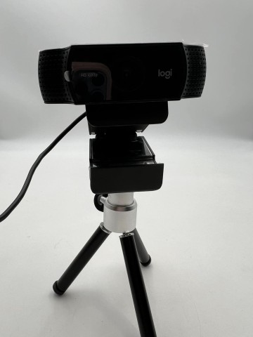 Kamera internetowa Logitech C922 W komplecie znajduje się ka