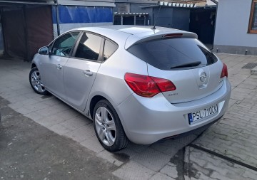 Opel Astra J IV 2011rok 1.3 cdti H diesel