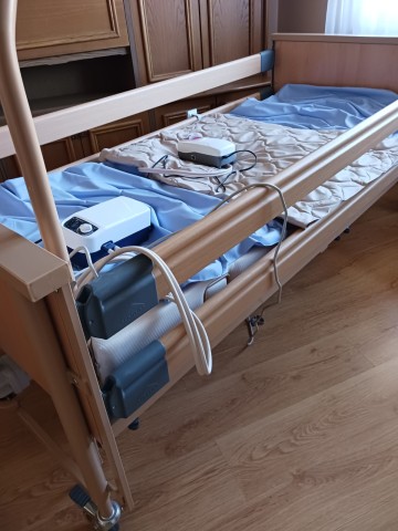 Sprzedam nowe łóżko rehabilitacyjne - elektryczne
