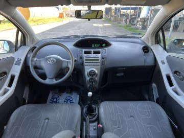 Toyota Yaris 1.0 BENZYNA Zarejestrowana Klimatyzacja
