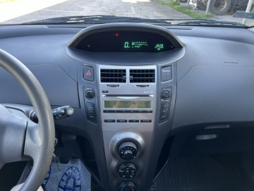 Toyota Yaris 1.0 BENZYNA Zarejestrowana Klimatyzacja