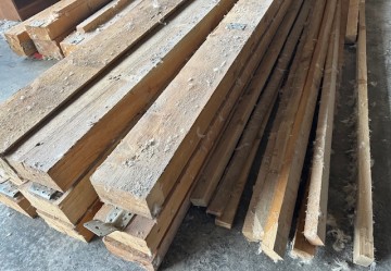 drewno konstrukcyjne, kantówka i krawędziak