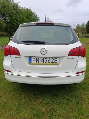 Sprzedam samochód Opel Astra 1.3 CDTI rocznik 2013